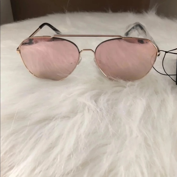 Rose Gold aviator Sunglasses ☀️ - Picture 3 of 5